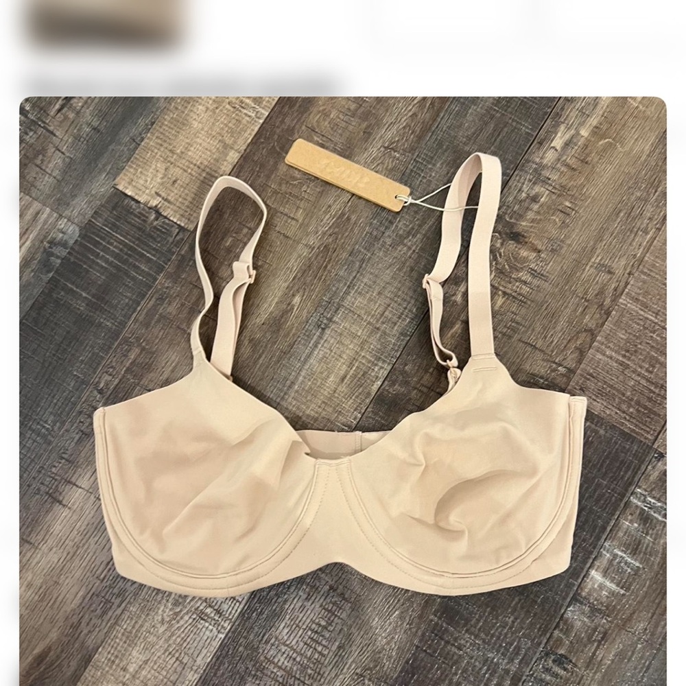SKIMS Nude Underwire Bra